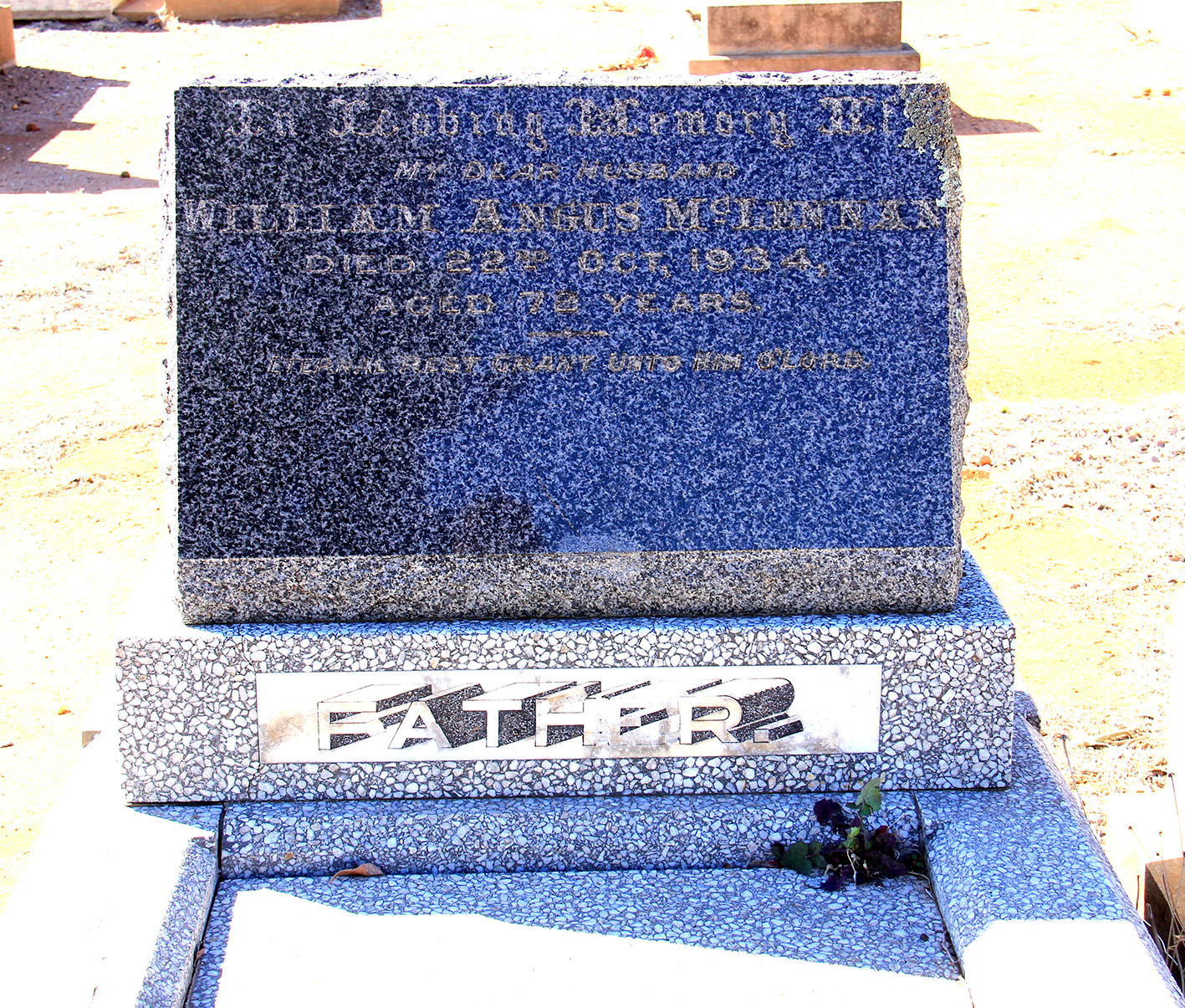 Photo of headstones/William Angus McLennan d1934 hdstn Dubbo old cem